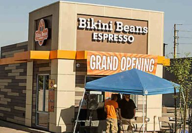 Un local de Washington decidió atraer a clientes de una manera muy especial: sus camareras atienden casi desnudas.