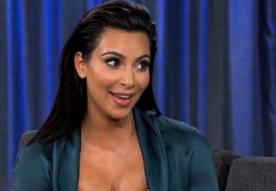 Las vacaciones de Kim Kardashian en México no se detienen, y tampoco se detienen las imágenes que los paparazzi están tomando de ella.