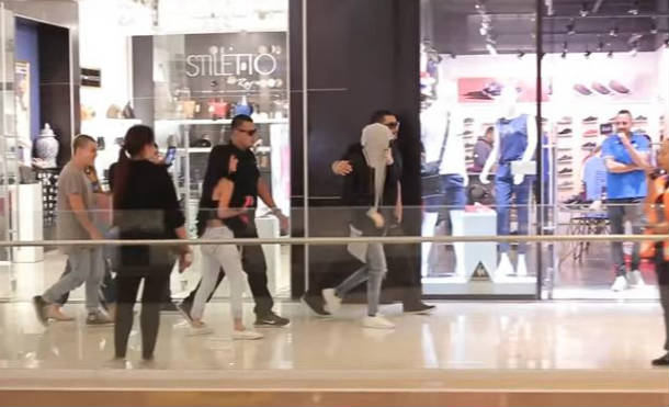 Krizz Solano se disfrazó del canadiense más famoso y puso a prueba a sus mayores fanáticos en un centro comercial de Costa Rica.