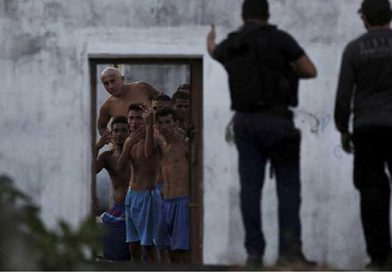 99 presos se fugaron de una cárcel en Brasil