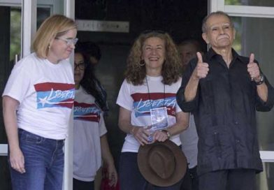 Oscar López Rivera disfruta de sus primeros momentos en libertad