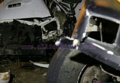 Dos muertos y dos lesionados en choque de moto contra camioneta