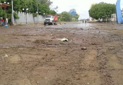 Paseo Xolotlán y paso a desnivel de Tiscapa, afectados por torrencial aguacero