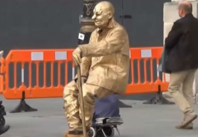 Descubren el truco de hombre que levitaba en las calles