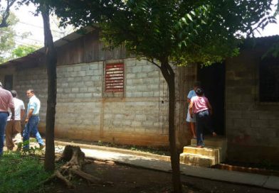 Investigan extraño y sofocante calor que emana de vivienda