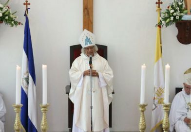 Su Eminencia Reverendísima Cardenal Leopoldo Brenes, lamentó las afectaciones sufridas por los comerciantes en el incendio de este domingo en el Mercado Oriental.
