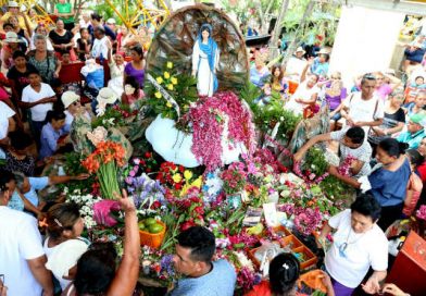 Peregrinación y vigilia en honor a la niña más guapa, la Virgen de Cuapa