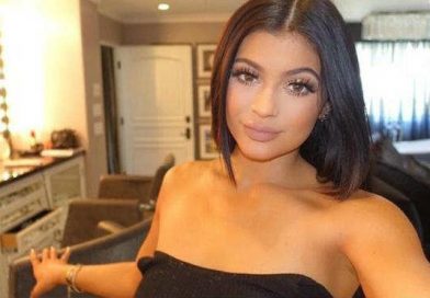 Los aficionados quedaron desconcertados por lo que parecía ser una cicatriz en el trasero de Kylie Jenner en un reciente post de Instagram.