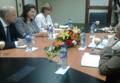 Entrega de copias de estilo a la embajada del Gran Ducado de Luxemburgo