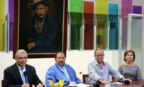 Daniel se reúne con directivos del Grupo Regional Lafise