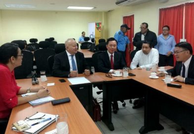 Enviado especial de Vietnam sostiene encuentro con Comisión Nacional de Educación