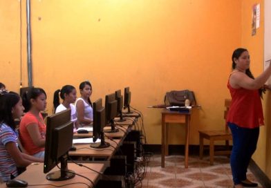 Jóvenes de Nindirí fortalecen sus capacidades tecnológicas