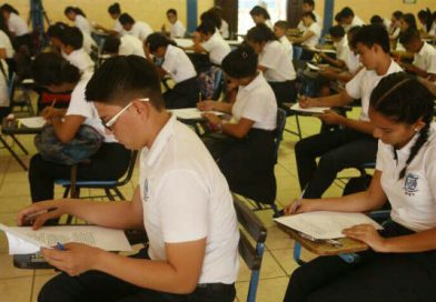 El Ministerio de Educación (MINED), encaminado en alcanzar la calidad educativa, promueve la lectura en los estudiantes de primaria y secundaria desarrollando el Certamen de Redacción y Comprensión Lectora a nivel nacional.