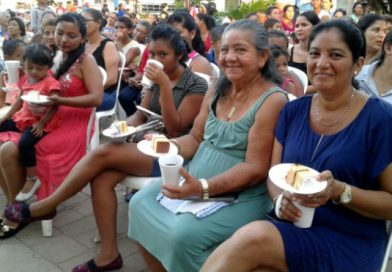 Chinandega: Autoridades municipales de El Viejo rinden homenaje a las madres del municipio