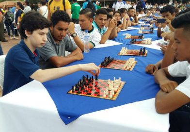 Estudiantes rinden homenaje al General Augusto C. Sandino con Mega Simultanea de Ajedrez