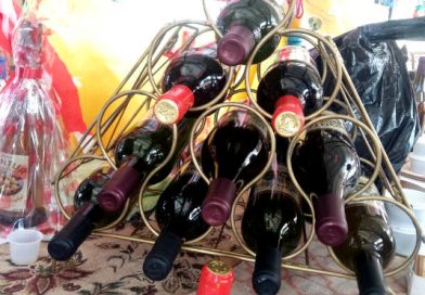 "Montur": Un negocio familiar que produce vinos de frutas