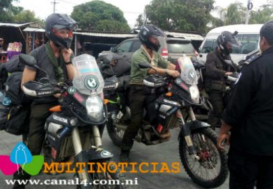 La tarde de este lunes, primero de mayo, llegaron al puesto fronterizo de Peñas Blancas 6 motociclistas provenientes de Inglaterra que recorrerán el país durante tres días, hasta llegar al puesto fronterizo del Guasaule, frontera norte con Honduras.