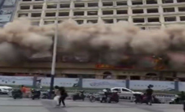 PÁNICO POR DEMOLICIÓN inesperada de gran edificación en plena ciudad