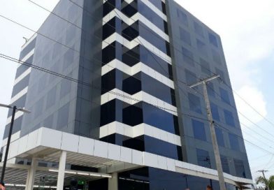 Inauguran moderno edificio de Plaza Centroamérica