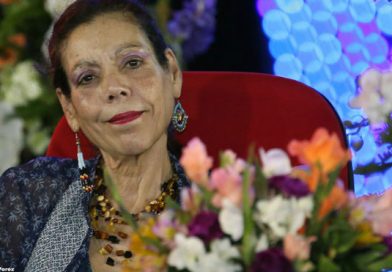 Compañera Rosario felicita a Nuncio por Festival Diplomático