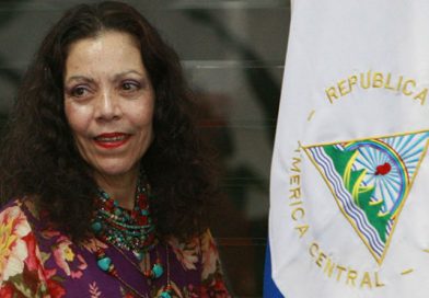 compañera-rosario-saluda-padre-gabriel-rodríguez-50-años-vida-religiosa