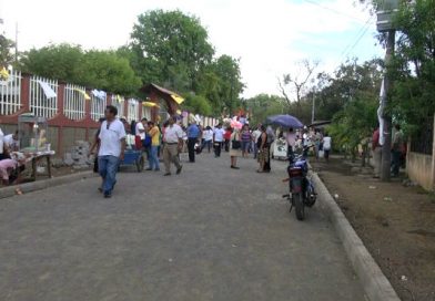 En medio de solemnidad de la Santa Cruz familias festejan nuevo rostro de Veracruz