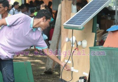 Estudiantes de la UNA desarrollan feria tecnológica
