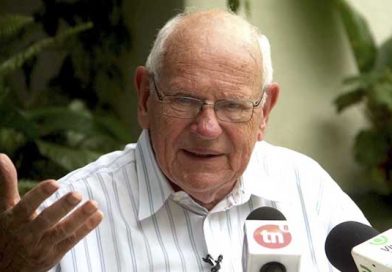 Fallece en Quito sacerdote y sociólogo belga Francois Houtart