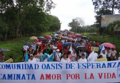 Nueva Guinea camita por “Amor por la vida”
