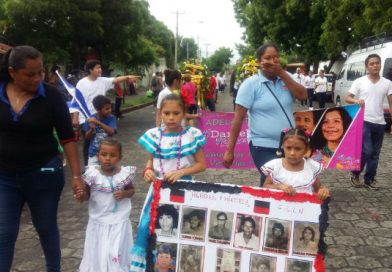 Conmemoran a Héroes y Mártires del Barrio Camilo Chamorro en el DVI