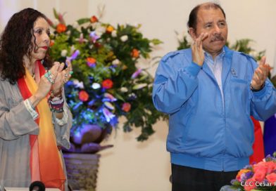 Comandante Daniel y Companera Rosario, presiden Congreso Sandinista