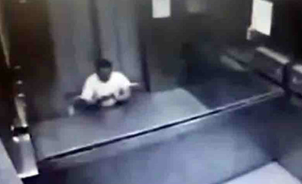Doctor muere partido en dos por un elevador, intentó pedir ayuda con su celular, pero murió desangrado