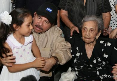 companera rosario lamenta muerte de matilde tellez, madre del Comandante carlos nuñez y el companero rene nunez