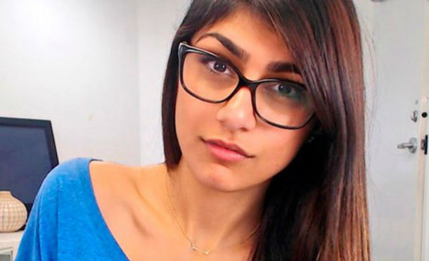 Mia Khalifa: ex actriz porno es otra sin maquillaje ni característicos lentes