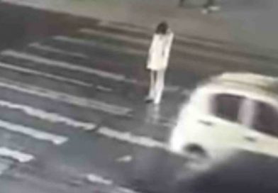Mujer murió luego de que la atropellaron 2 veces y nadie la ayudó