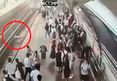 (+Vídeo) Mujer embarazada cae a las vías de un tren y muere arrollada