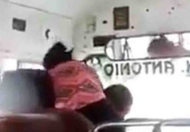 Violenta mujer soyapaneca agarra a golpes a su novio busero