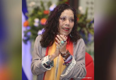 ¡Feliz cumpleaños, Compañera Rosario!