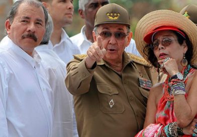 Comandante Daniel y Compañera Rosario saludan cumpleaños del Comandante Raúl Castro