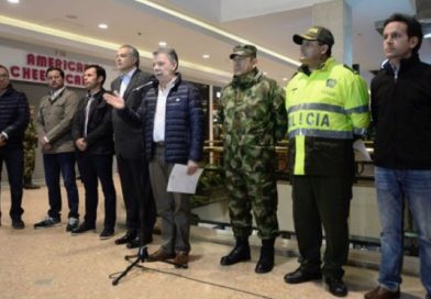 Santos condena atentado en centro comercial de Bogotá