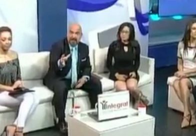 Temblor sorprende a periodistas durante noticiero en vivo