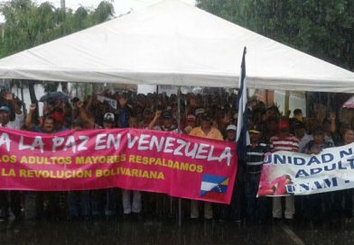 UNAM marcha en respaldo al pueblo de Venezuela.