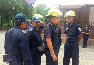 Bomberos inspeccionan Centro Comercial "Petropolis"