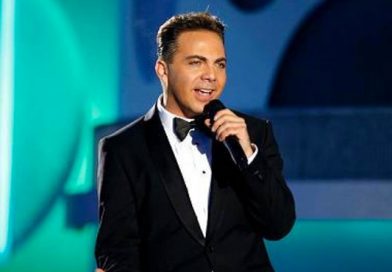 Tras anunciar su tercer divorcio, Cristian Castro reaparece rodeado de hombres en una controversial foto