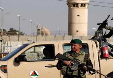 Talibanes atacan una base militar afgana; hay 26 muertos