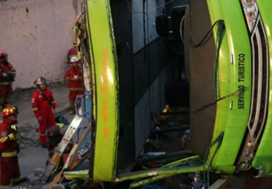 Roban a víctimas de un accidente mortal de autobús en Perú