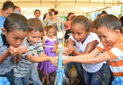 Gobierno sandinista lleva agua potable a familias de Malacatoya