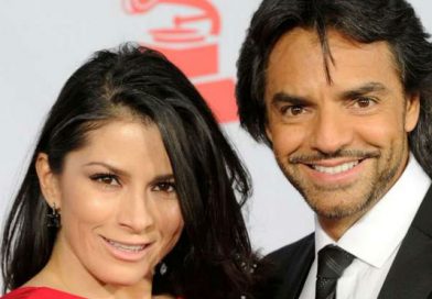 Esposa de Eugenio Derbez presume su escultural figura en sexy bikini