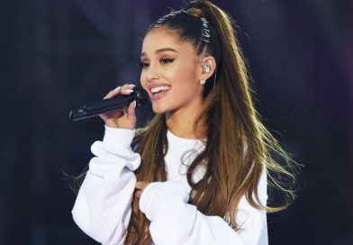 La caída de Ariana Grande en pleno concierto se vuelve viral
