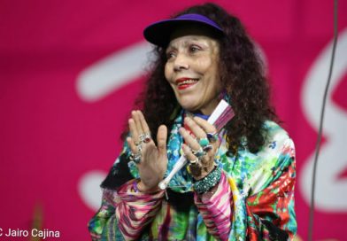 Companera Rosario: Rendimos homenaje a nuestros héroes y mártires es un deber del corazón